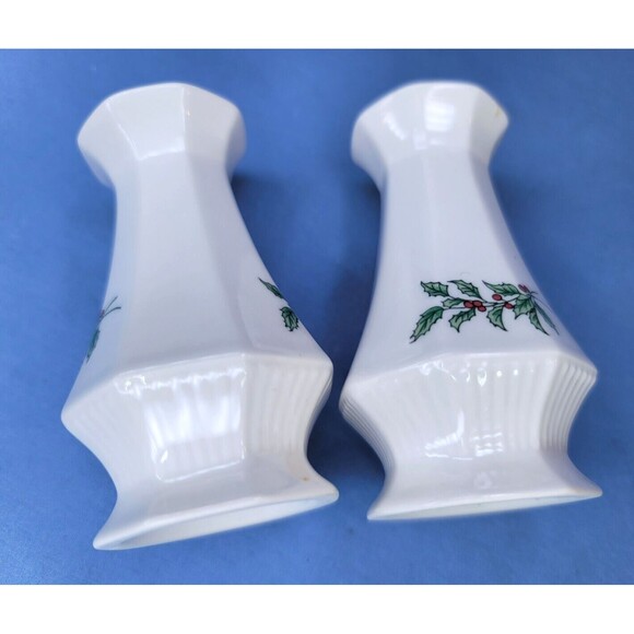 Christmastime Salt & Pepper Shakers NIKKO Japan Holly Berry White Christmas - Picture 7 of 7